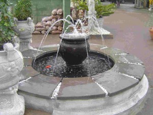 round water features